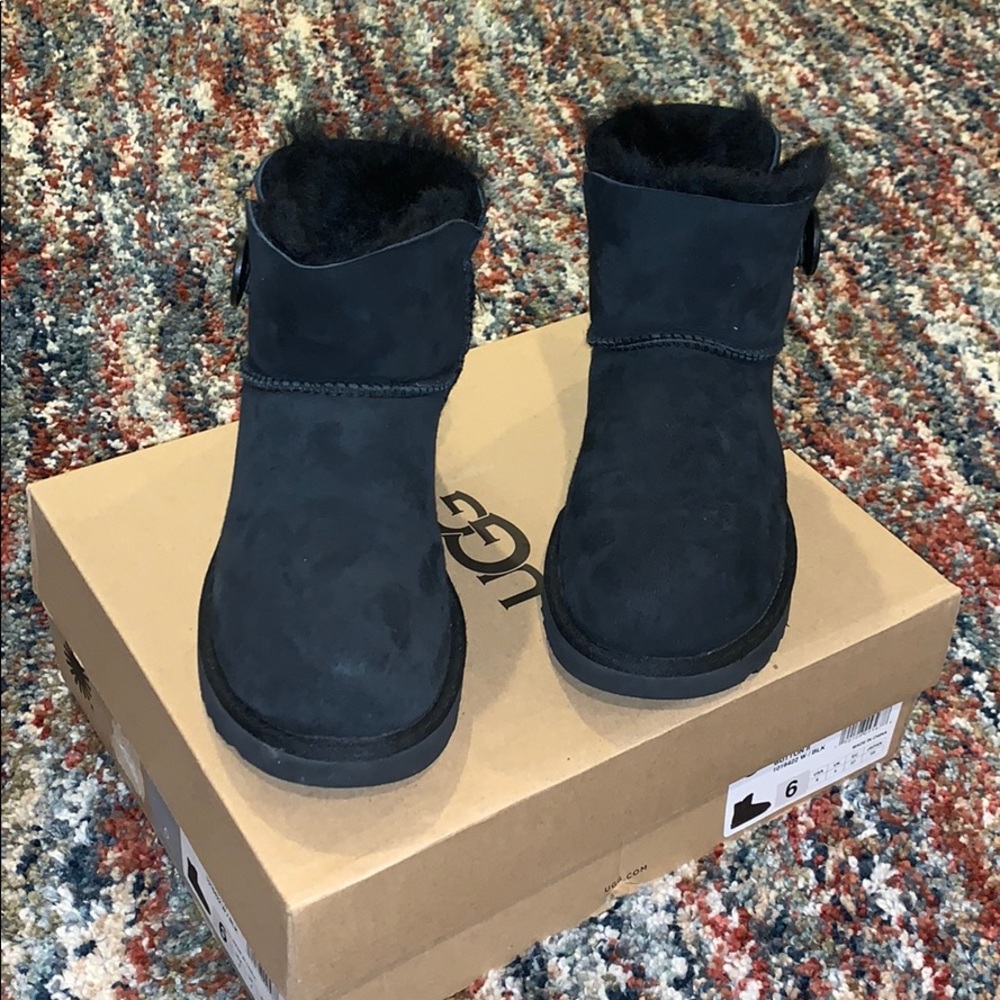 Ugh Bailey mini button boot black